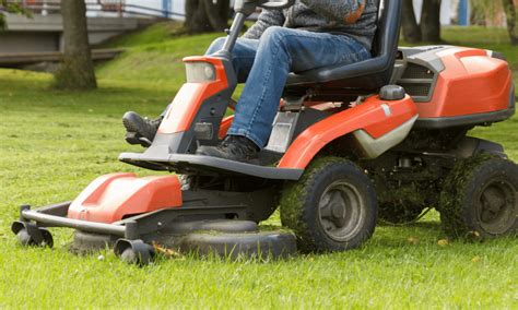 when are lawn mowers the cheapest